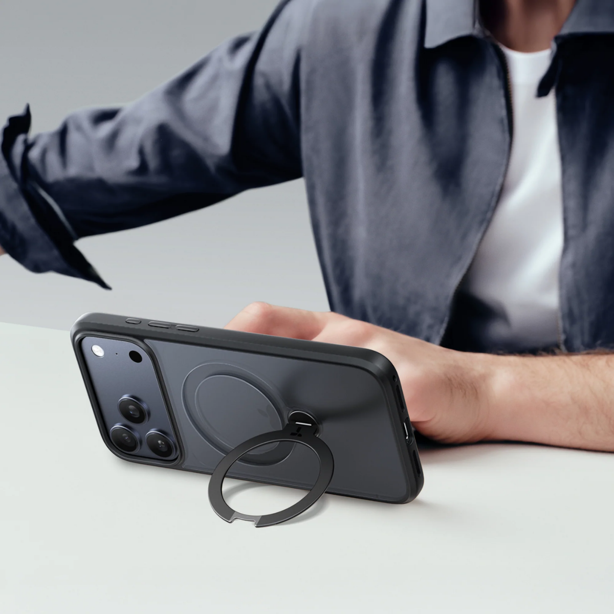 TORRAS Ostand Q3 Spin Series, iPhone 17 Pro - Black